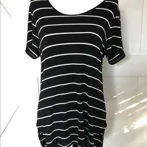 Strazzi Like New Black and White Striped Top